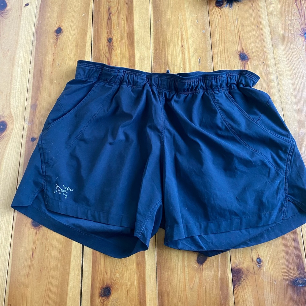 Arc’teryx Shorts sz M